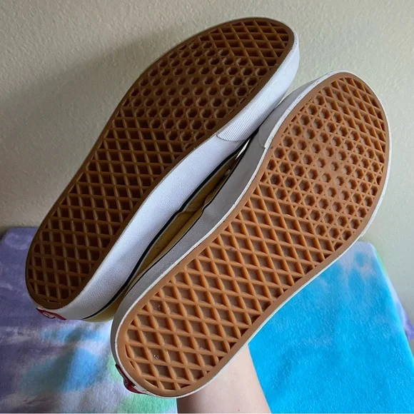 VANS Classic yellow lace up low tops - Picture 5 of 11